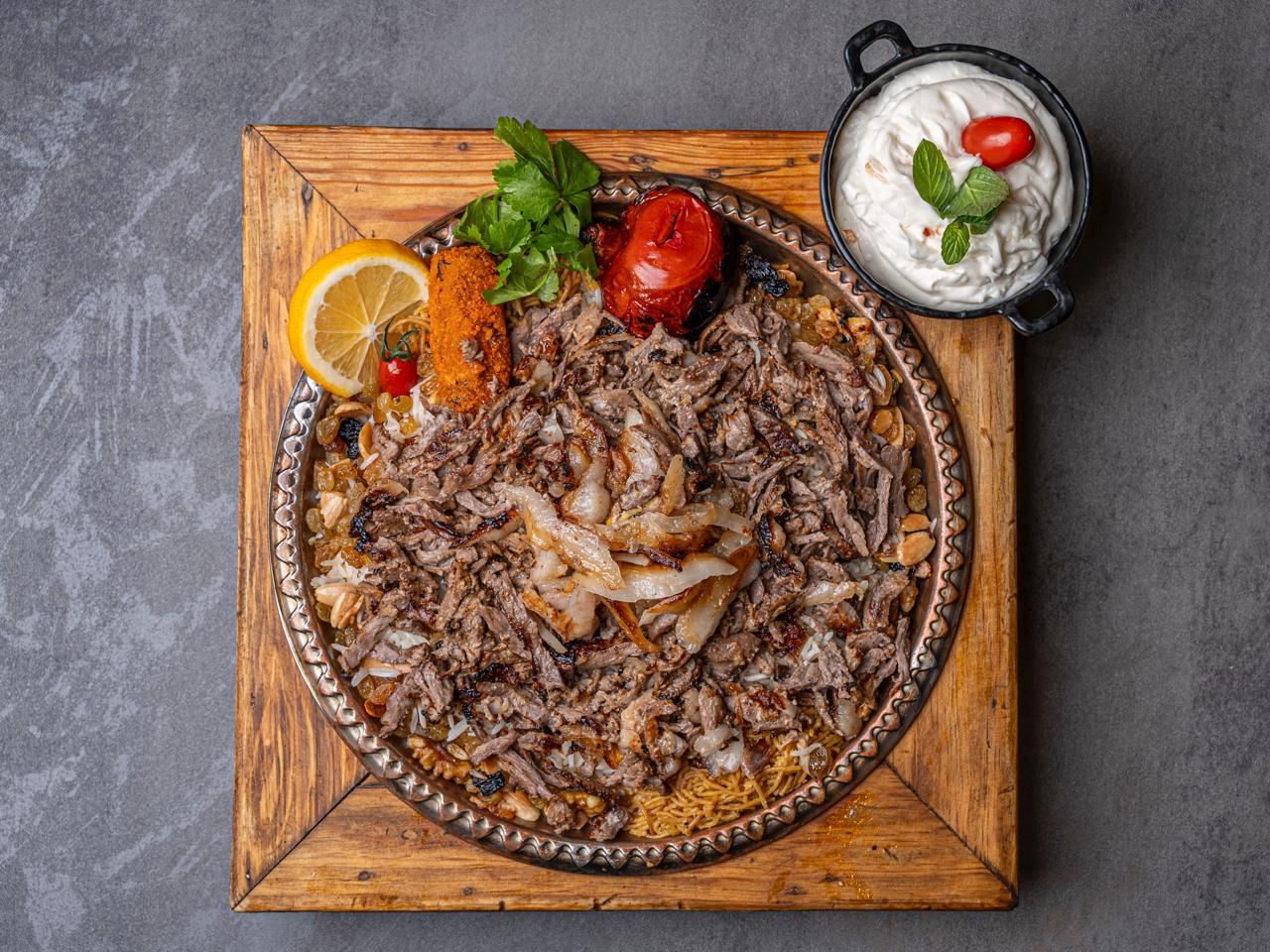 شاورما اللحم على الرز