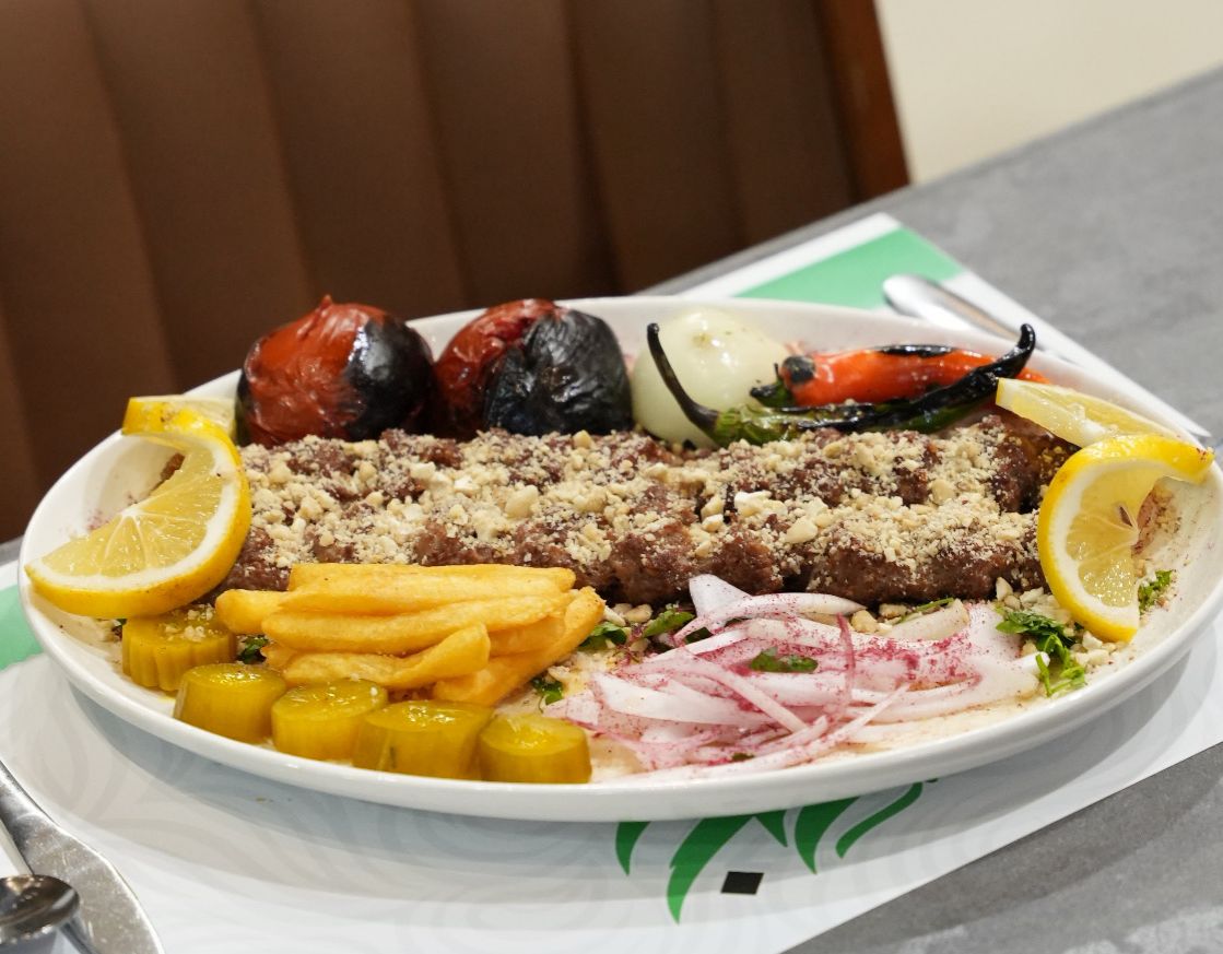 كباب لحم بالمكسرات  